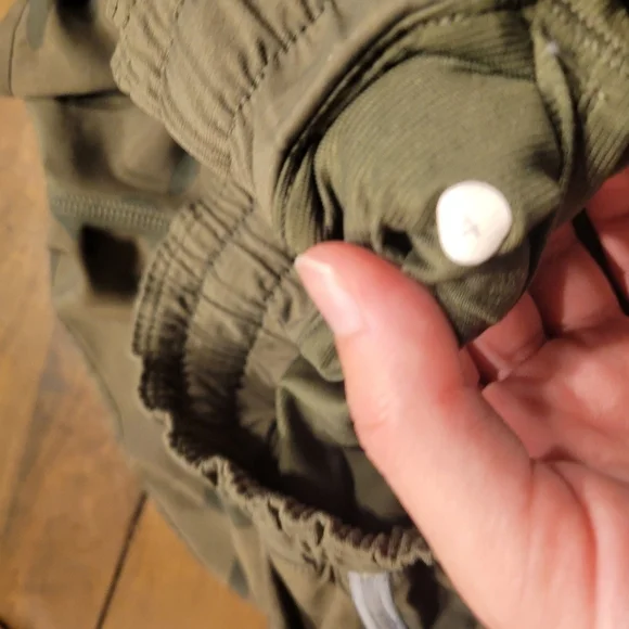 Lululemon Hotty Hot Short Savasana Camo Fatigue Green Size 4 - Picture 7 of 8